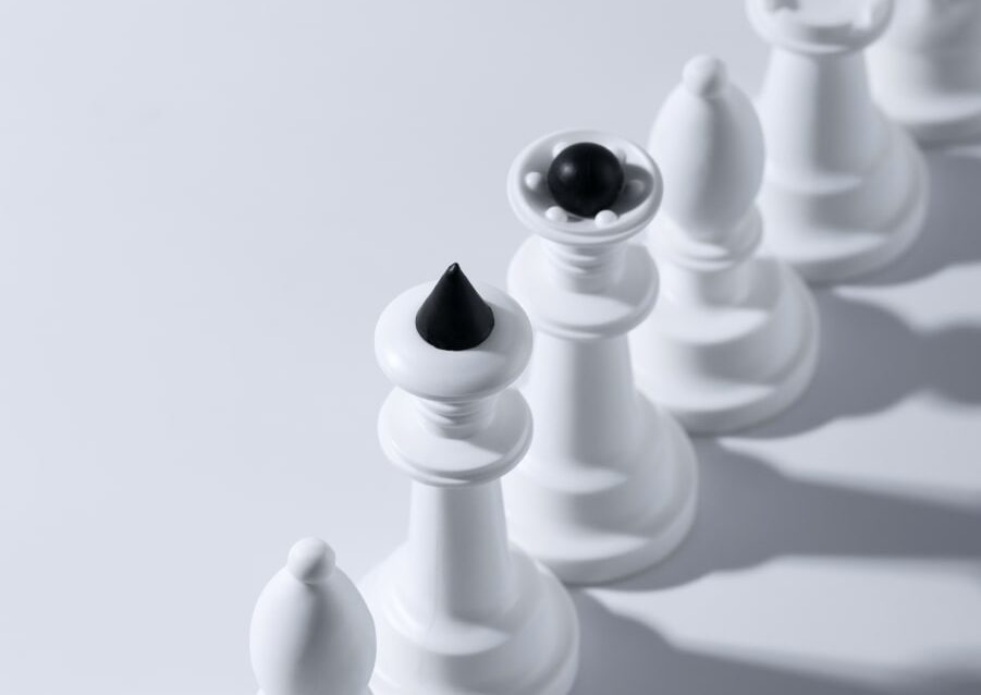 monochrome-pieces-1-min